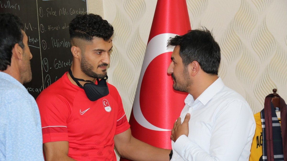 Tokyo Olimpiyatları’nda Türkiye’yi temsil eden Bayram Malkan, Ağrı’da coşkuyla karşılandı