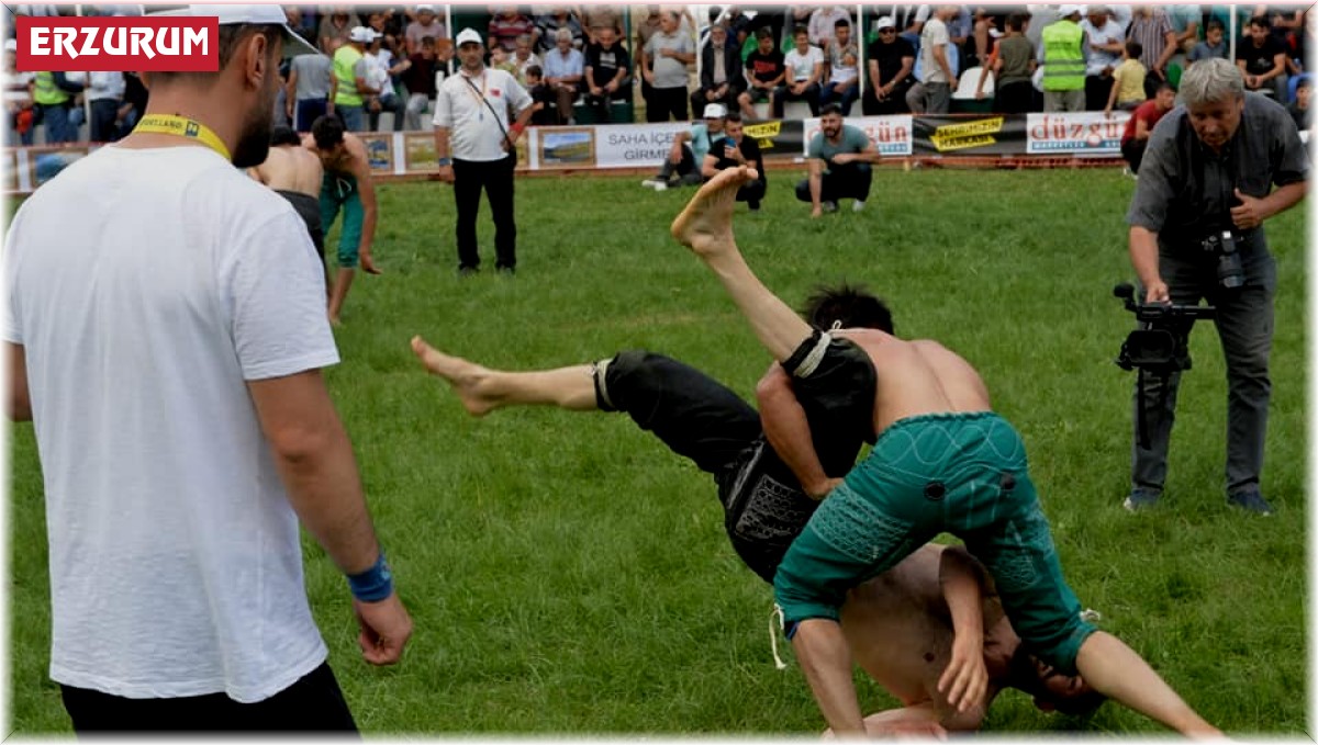 Tortum'da karakucak güreşleri