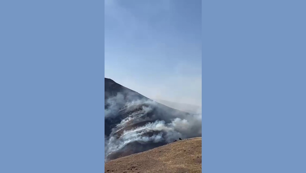 Tortum'da örtü yangını güçlükle kontrol altına alındı