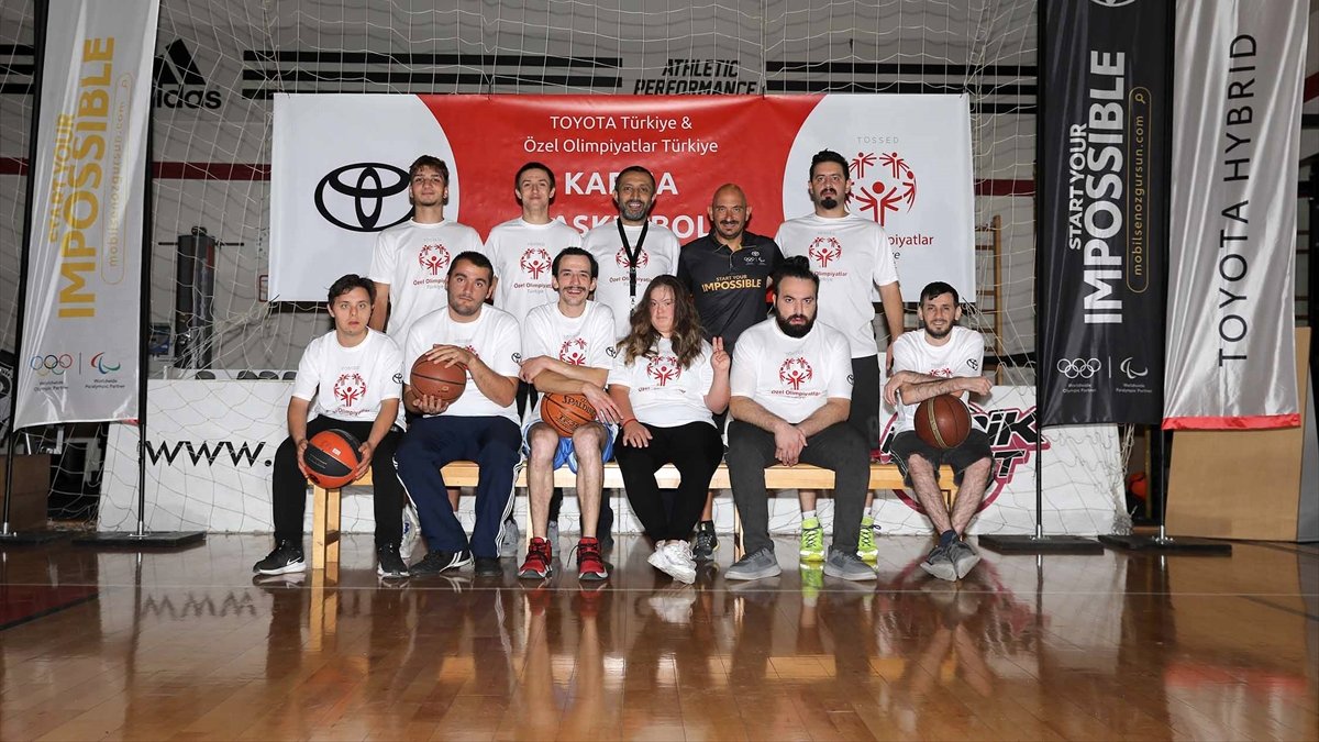 Toyota'nın desteklediği Özel Olimpiyatlar Türkiye Karma Basketbol takımlarının antrenmanları sürüyor