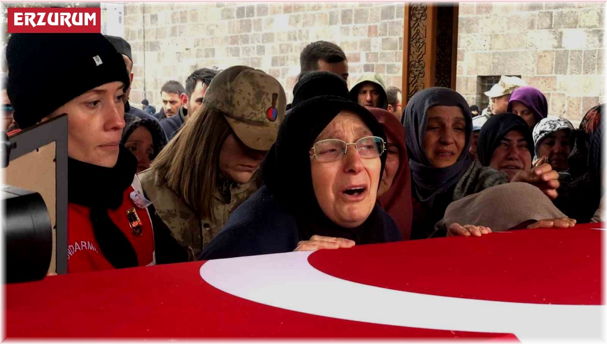Trafik kazasında hayatını kaybeden pilot üsteğmen son yolculuğuna uğurlandı