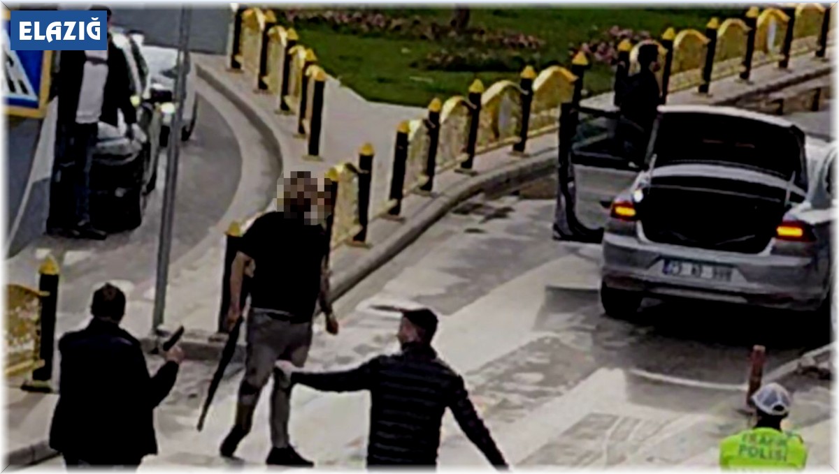 Trafikte tartışan sürücü, aracının bagajından pompalı tüfek çıkardı