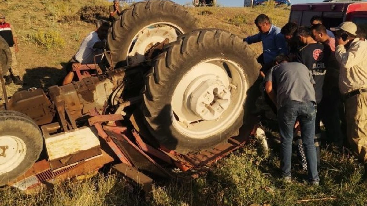 Traktör takla attı: 1 yaralı