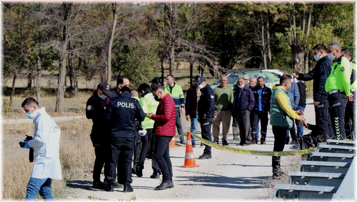 Traktörle şarampole uçan sürücü öldü