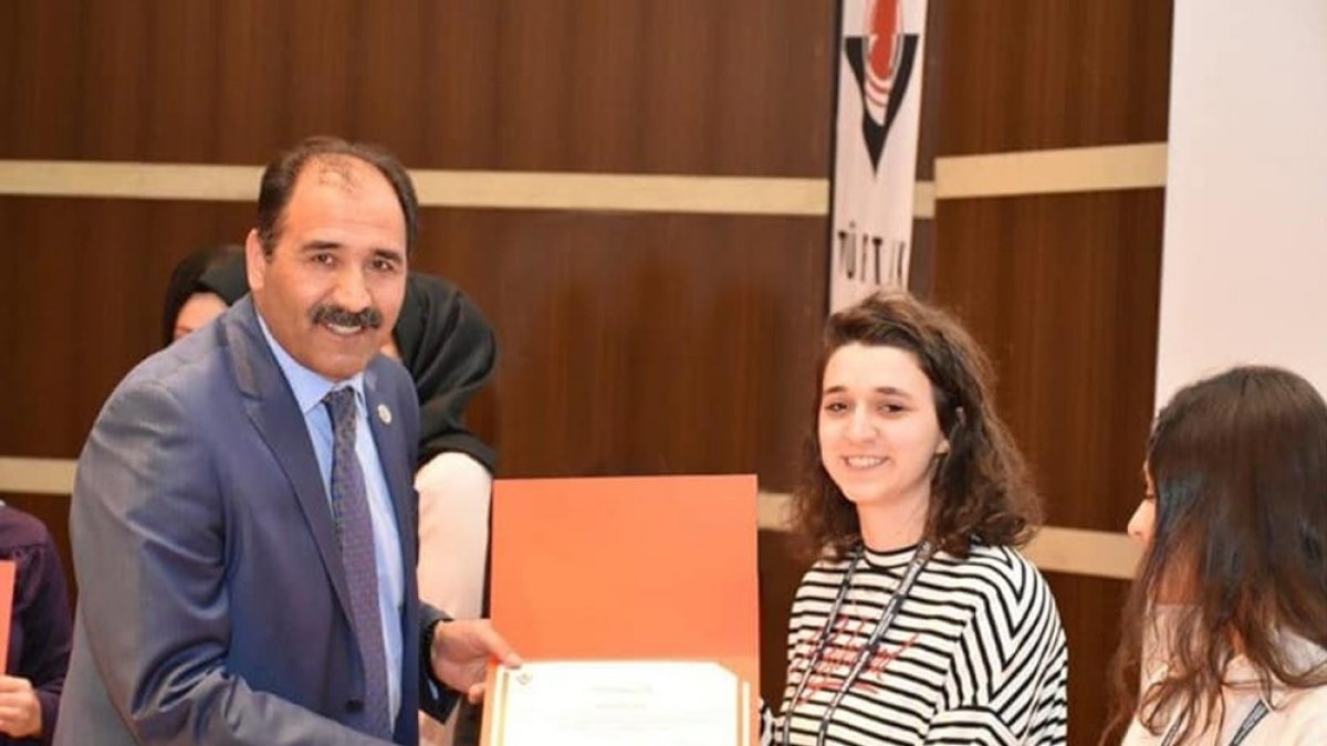 TÜBİTAK 2204/A kategorisinde Erzincan Türkiye birincisi