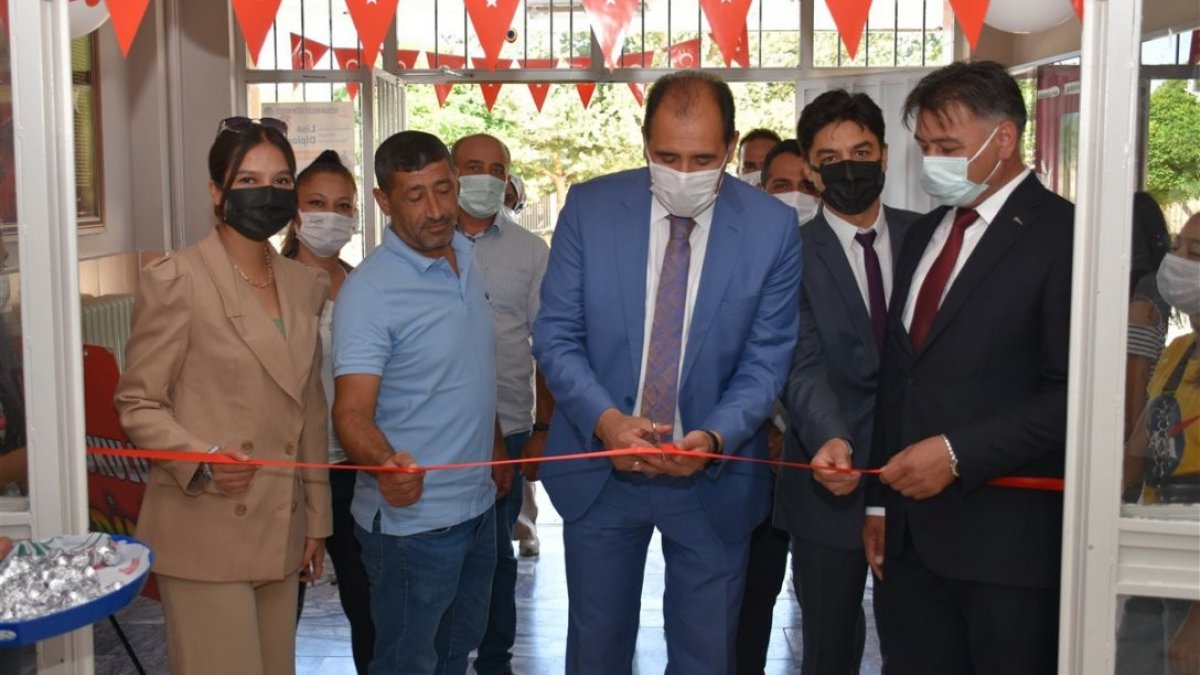 TÜBİTAK 4006 Bilim Fuarı sergi açılışları devam ediyor