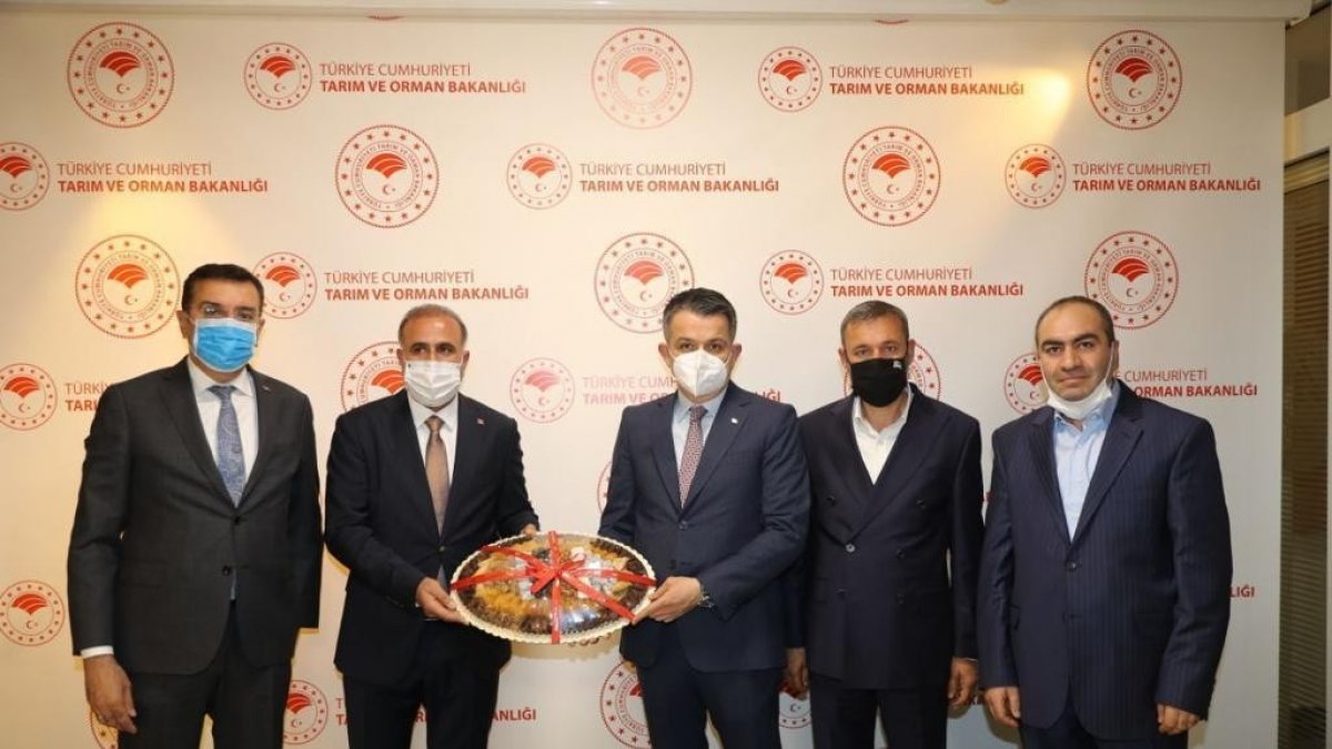 Tüfenkci Büyükçay barajı için Bakan Pakdemirli ile görüştü