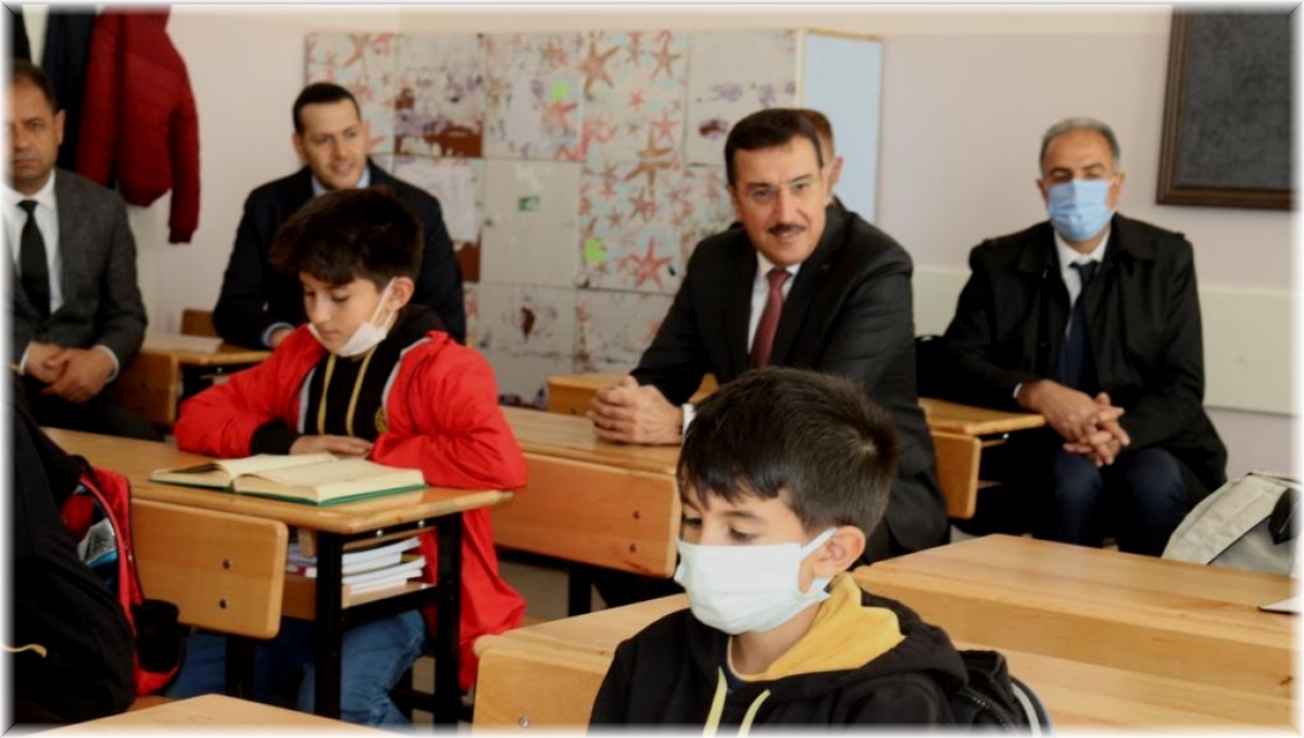 Tüfenkci'den Öğretmenler Günü mesajı