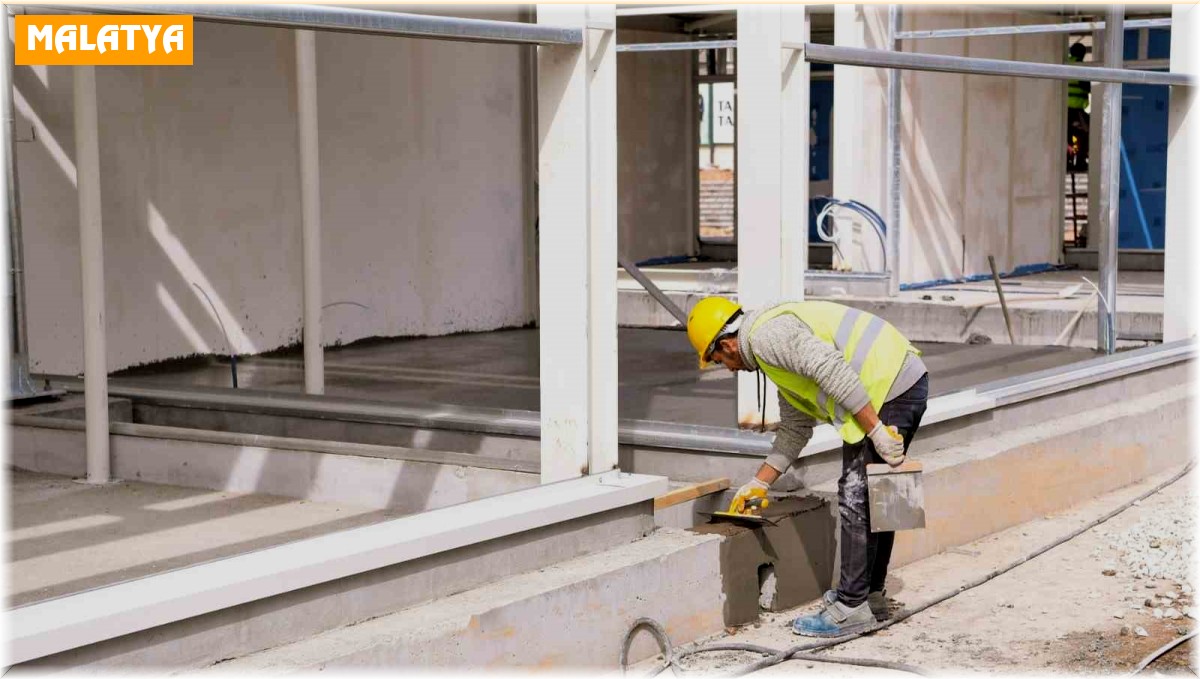 Tüfenkci ve Gürkan, geçici işyerleri inşaatını incedi