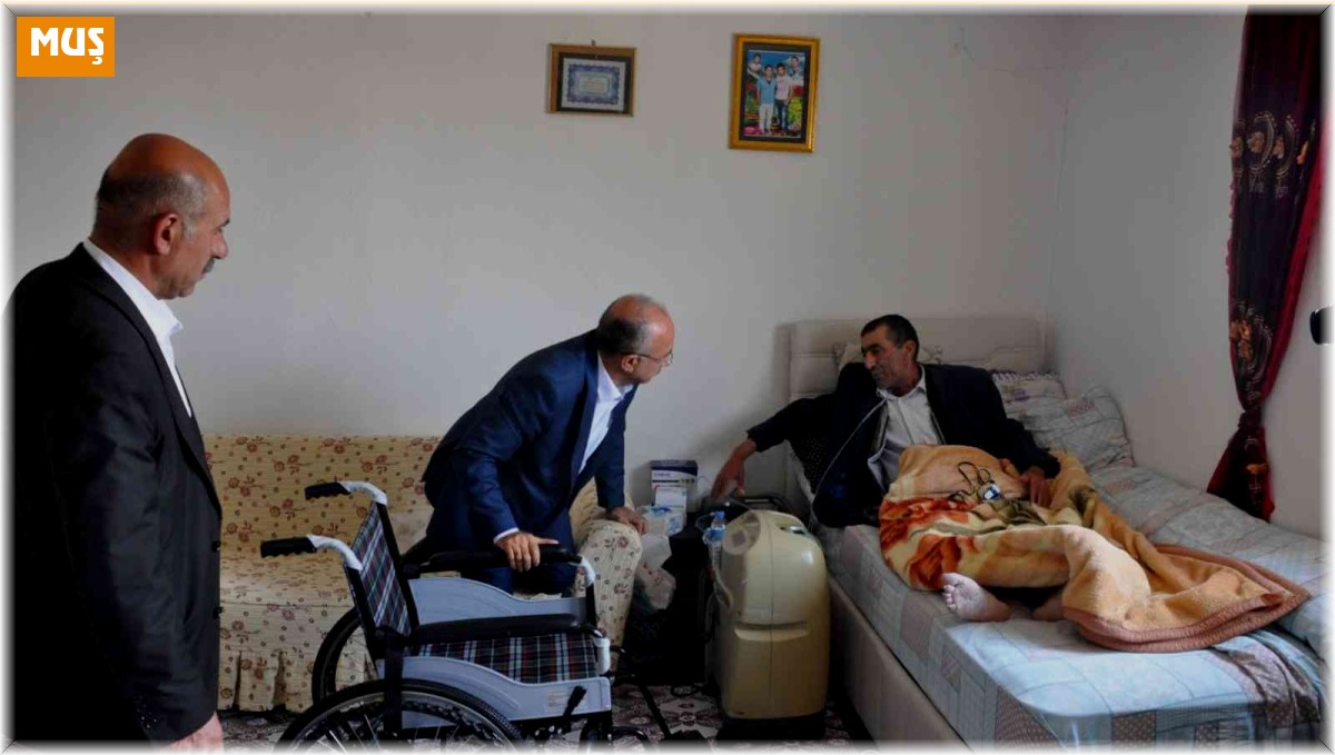 TümBulSevDer Bulanık'ta 54 tekerlekli sandalye dağıttı