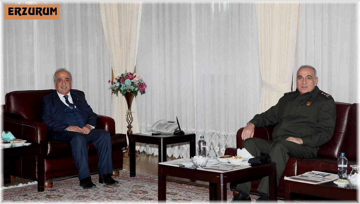 Tümgeneral Uzun'dan Rektör Çomaklı'ya tebrik ziyareti