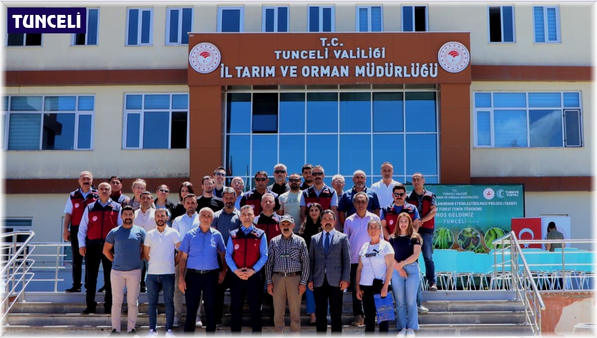 Tunceli'de 228 üreticiye 84 bin domates fidesi dağıtıldı