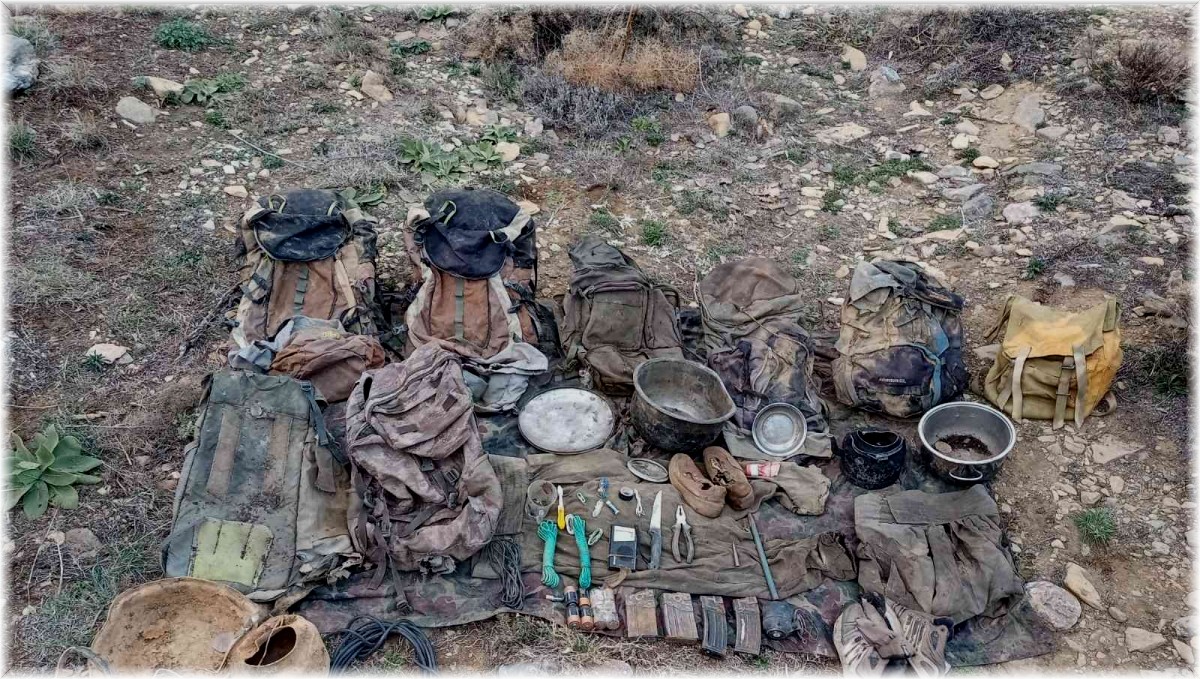 Tunceli'de 9 sığınak imha edildi, çok sayıda mühimmat ele geçirildi