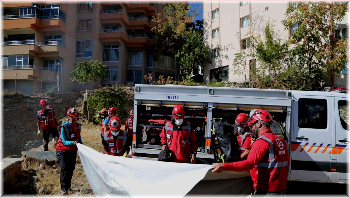 Tunceli'de AFAD gönüllüleri ve sivil toplum örgütleri eğitiliyor