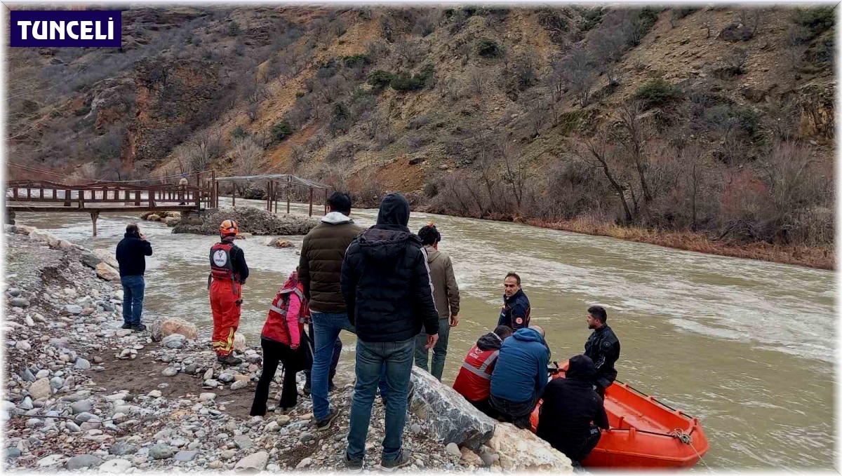 Tunceli'de çaya uçan araçtaki ikinci kişinin de cansız bedenine ulaşıldı