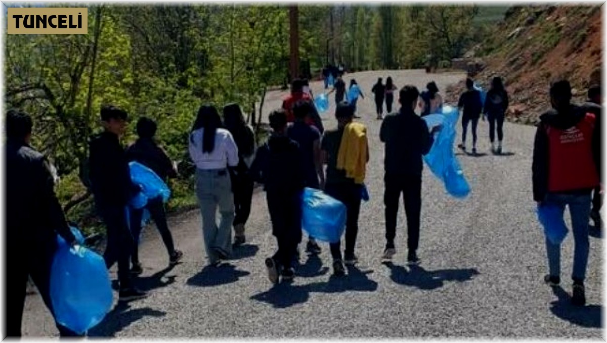 Tunceli'de gençler Munzur gözelerini temizledi