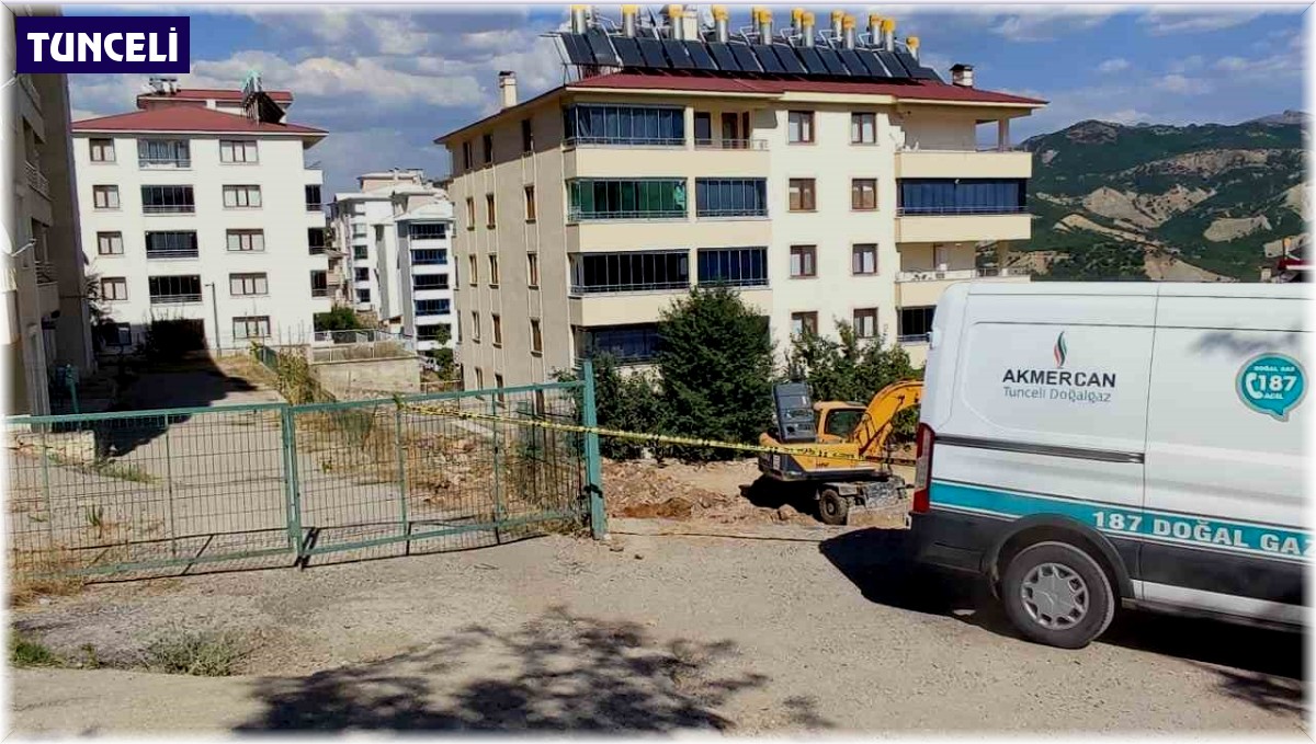 Tunceli'de iş makinesi doğal gaz borusunu patlatınca yurt ve civardaki binalar boşaltıldı