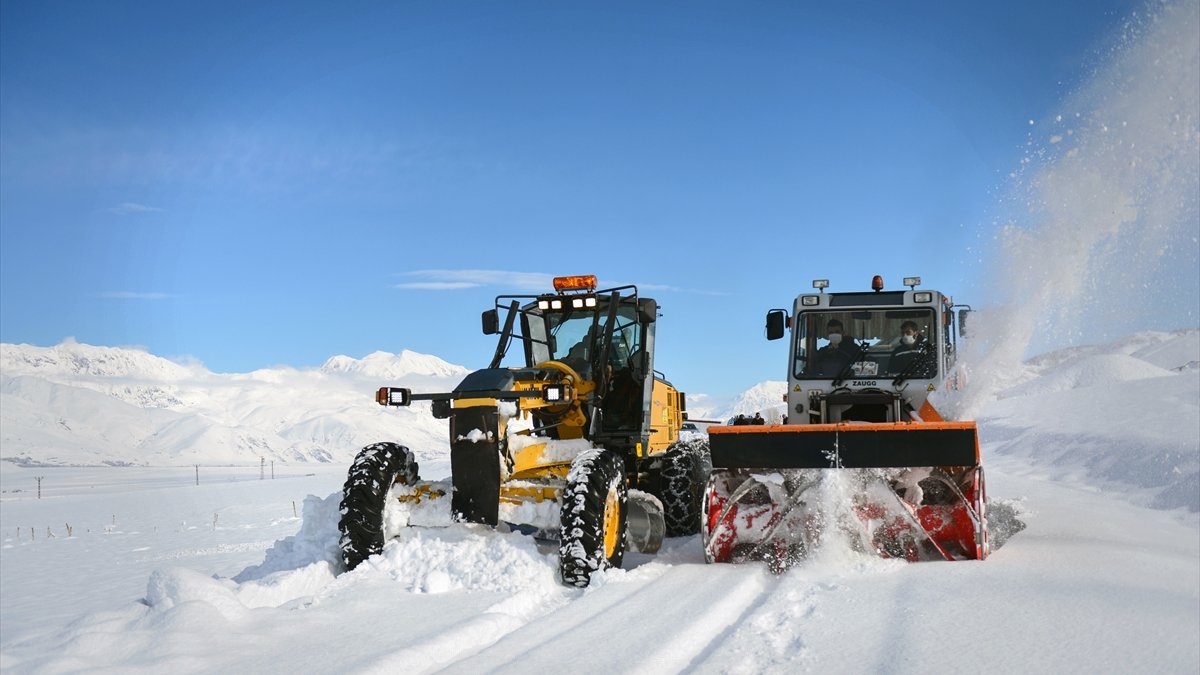Tunceli'de "kar kaplanları"nın zorlu kış mesaisi başladı