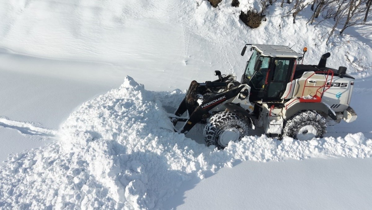Tunceli'de kar yağışı etkili oldu: 178 köy yolu kapandı