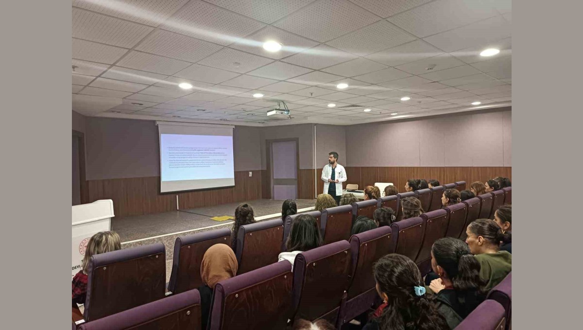 Tunceli'de meme kanseri farkındalık çalışmaları sürüyor