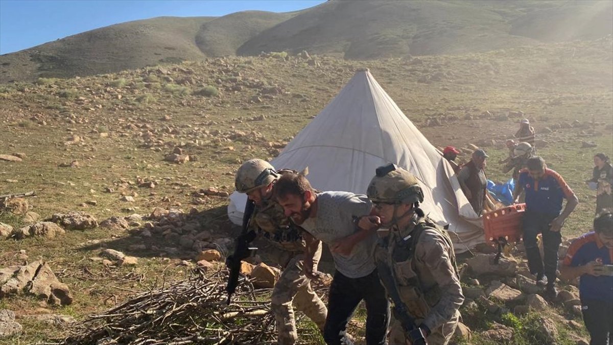 Tunceli'de mide kanaması geçiren kişi helikopterle hastaneye kaldırıldı