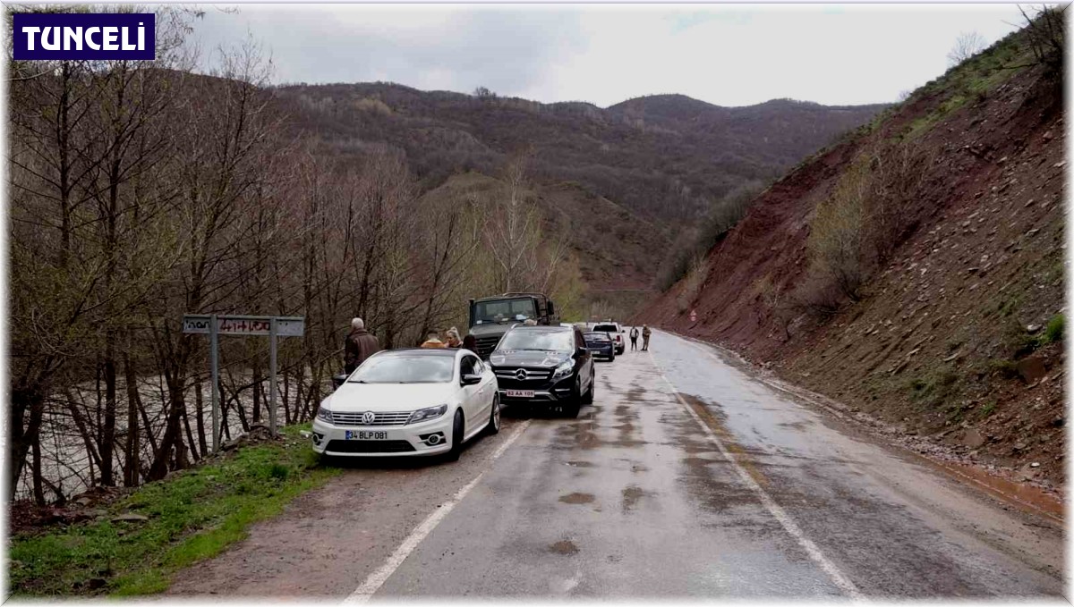 Tunceli'de otomobil çaya uçtu: 3 genç kayıp