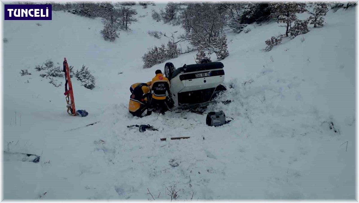 Tunceli'de otomobil şarampole yuvarlandı: 1 yaralı