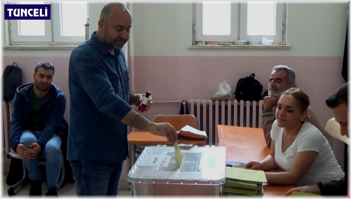 Tunceli'de oy verme işlemi başladı