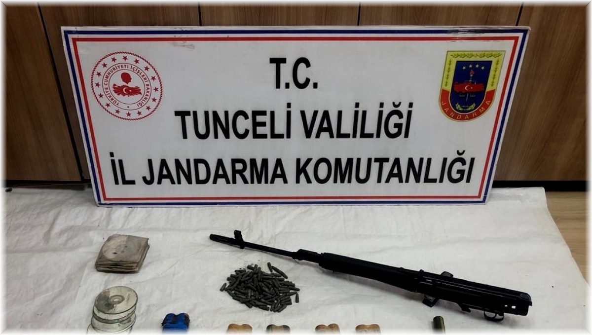 Tunceli'de patlayıcı, mühimmat ve yaşam malzemeleri ele geçirildi