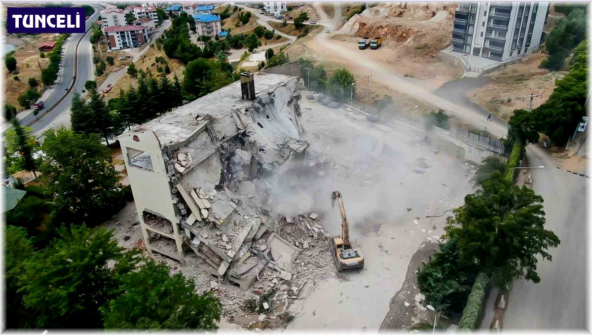 Tunceli'de polisevinin yıkımı gerçekleşti