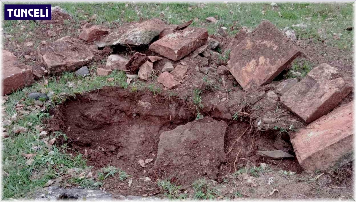 Tunceli'de tarihi mezarlıkta kaçak kazı