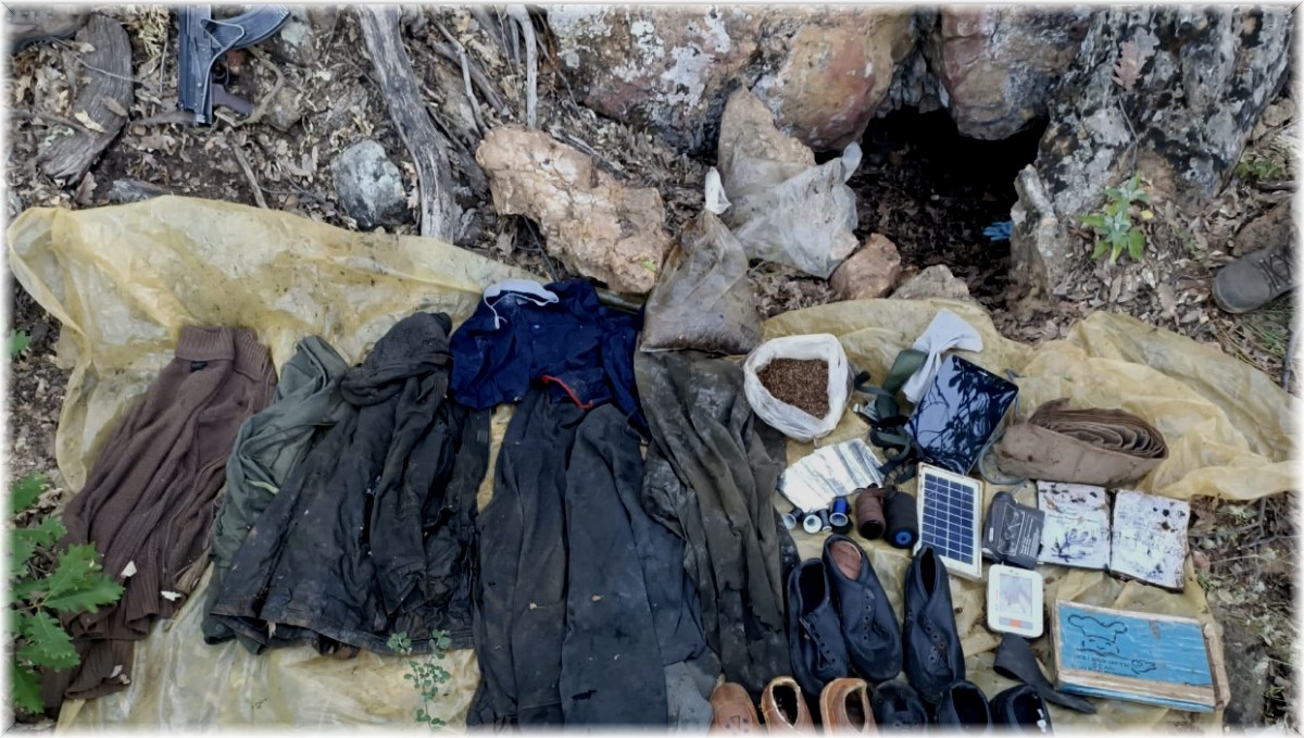 Tunceli'de terör örgütüne ait yaşam malzemesi ele geçirildi