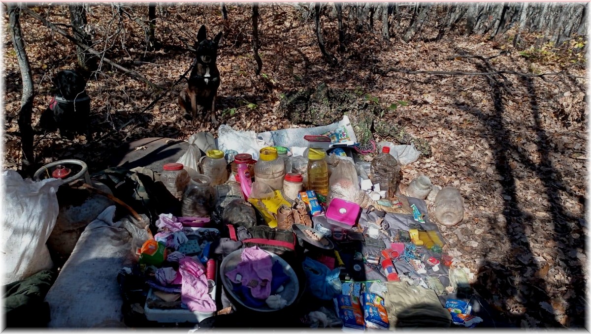 Tunceli'de teröristlerin inlerine girildi, 7 sığınak imha edildi
