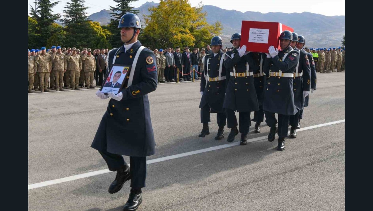 Tunceli'de trafik kazasında hayatını kaybeden Uzman Çavuş Yılmaz memleketine uğurlandı