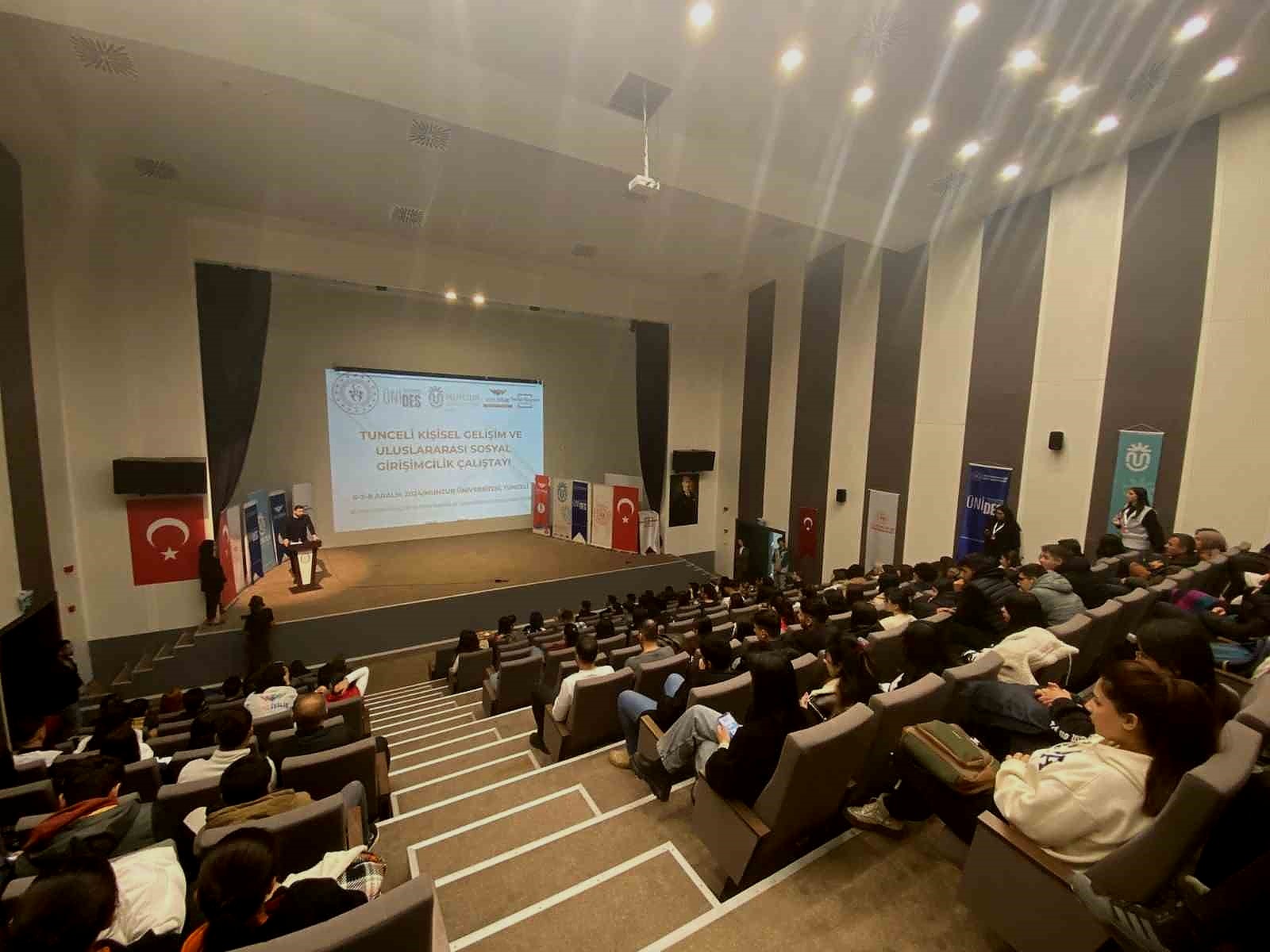 Tunceli'de Uluslararası Sosyal Girişimcilik Çalıştayı düzenlendi