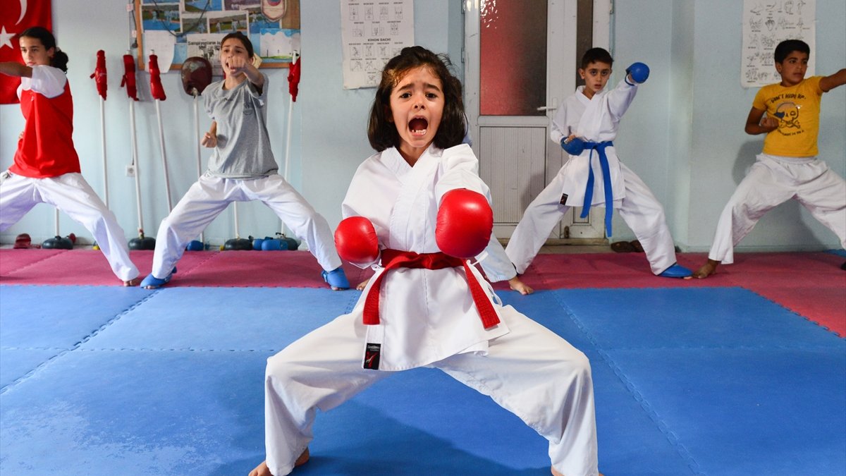 Tuncelili karateci Nil'in yüreği minik ama hedefleri büyük