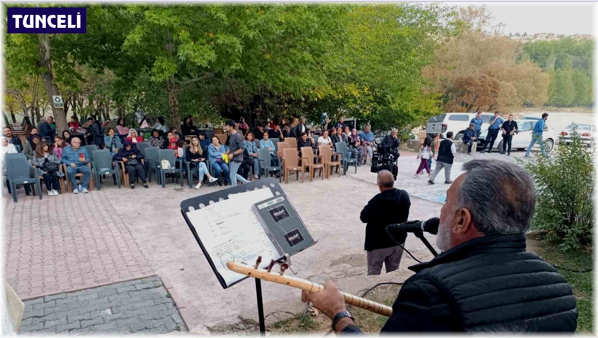 Tuncelili sanatçılar, kanser hastası için destek konseri verdi