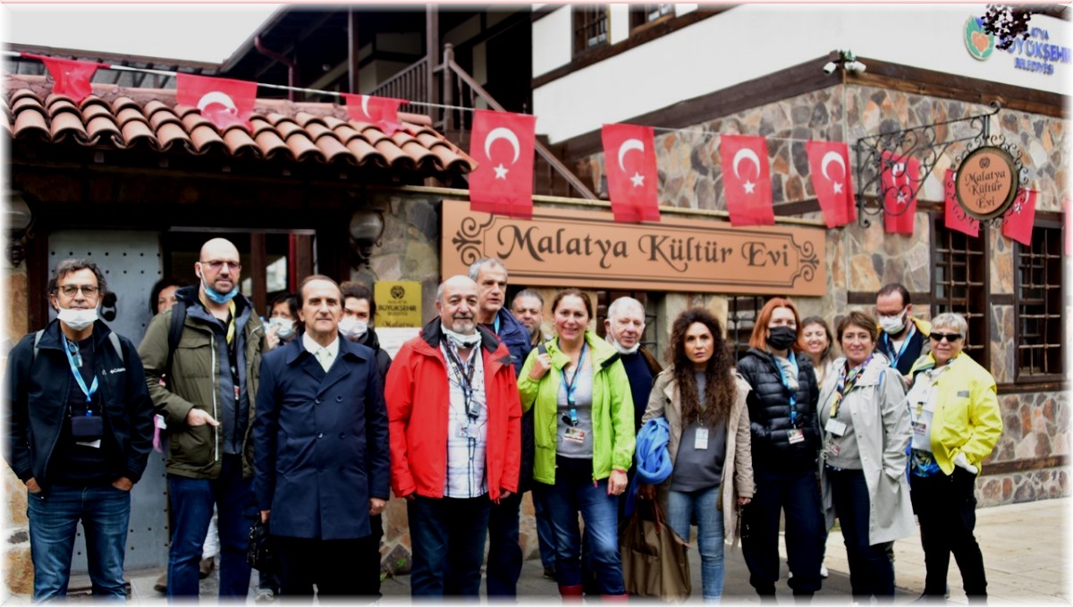 Turist rehberleri Malatya'nın tarihi mekanlarını gezdi
