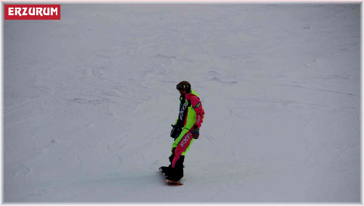 Turistler yılbaşında eğlence ve kayağa Palandöken'de doyacak