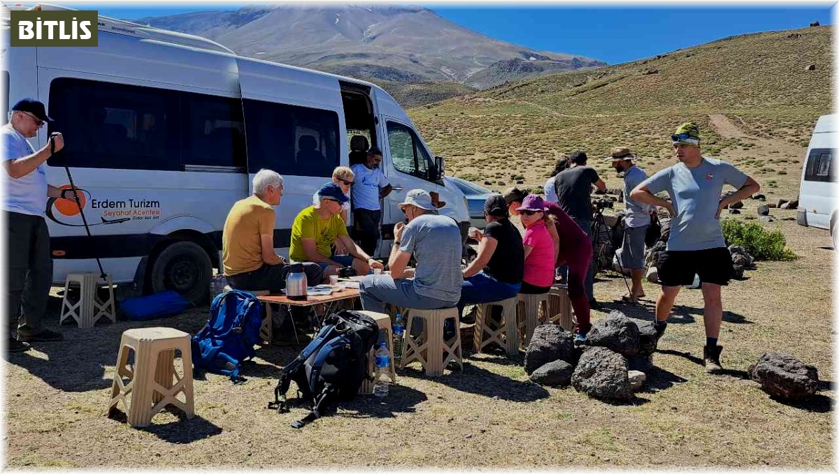 Turistlerden Süphan Dağı'na büyük ilgi
