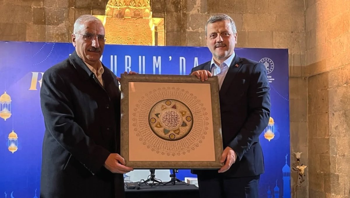 Türk İslam irfanının öncüsü Ahmet Yesevî'yi anlattı