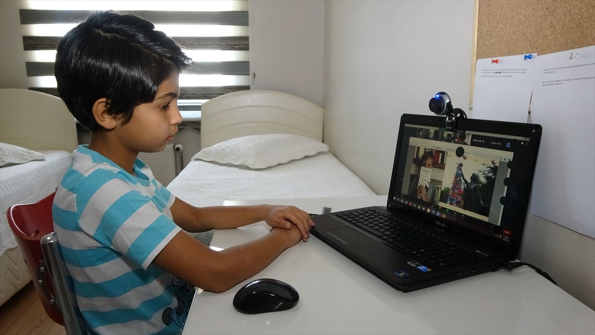 Türk ve Japon öğrenciler evde kaldıkları sürede ülkelerini tanıttı