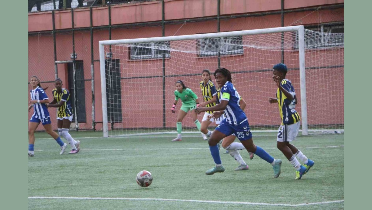 Turkcell Kadın Futbol Süper Ligi: Hakkarigücü: 0 - Fenerbahçe: 2