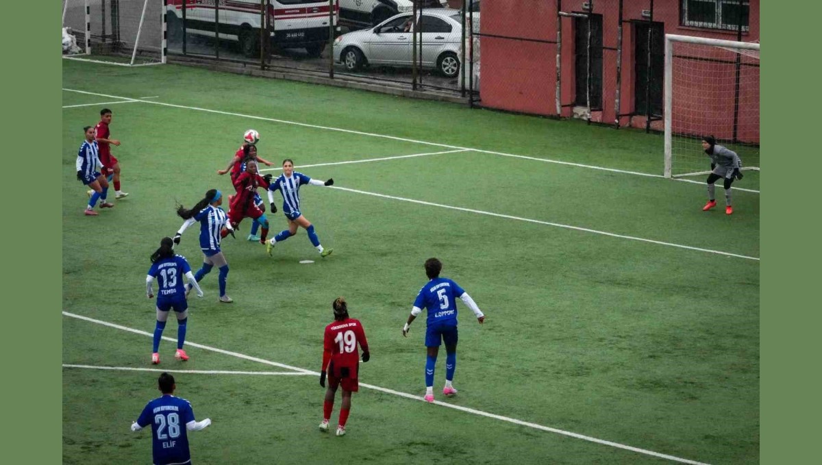 Turkcell Kadın Futbol Süper Ligi: Hakkarigücü: 0 - Yüksekova SK: 1