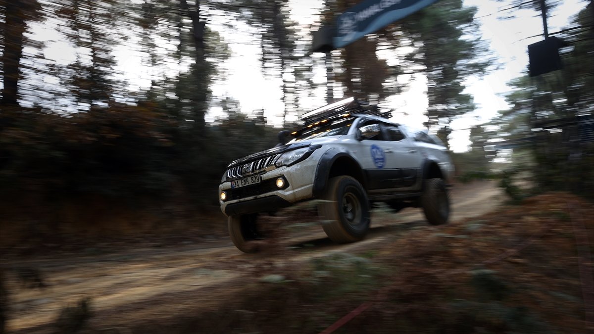 Turkcell Platinum Offroad Challenge, yarış tutkunlarını İstanbul'un kalbinde buluşturdu