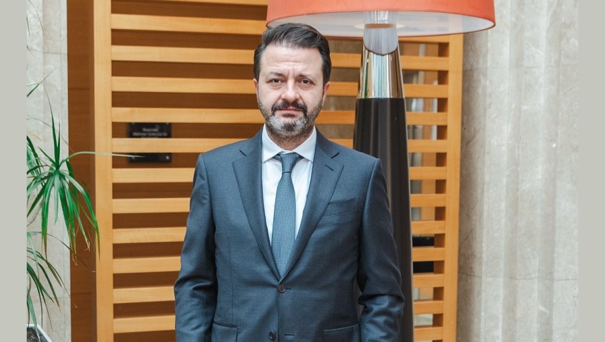 TÜRKÇİMENTO Başkanı Fatih Yücelik; "Suriye'de yıkılan yapıların yeniden inşa edilmesi ihtiyacı, beraberinde 50-60 milyon ton arasında çimento ihtiyacını getirecek"