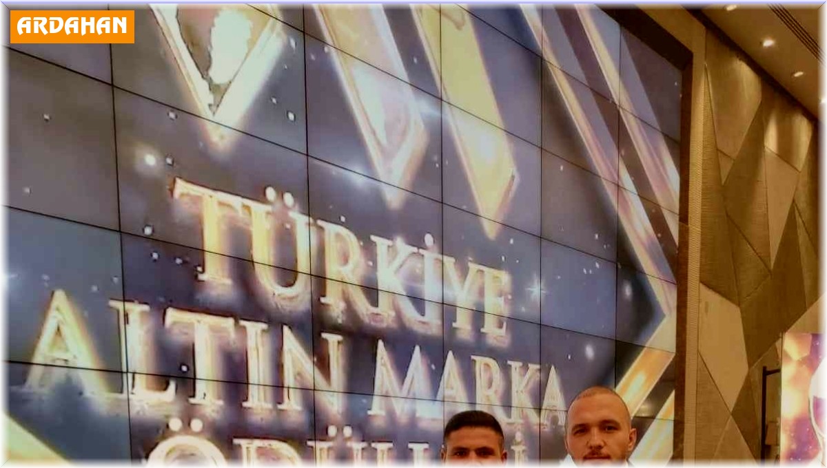 Türkiye Altın Marka Ödülleri'nde Kafkaseli Gıda, "yılın en iyi yöresel lezzet markası" seçildi