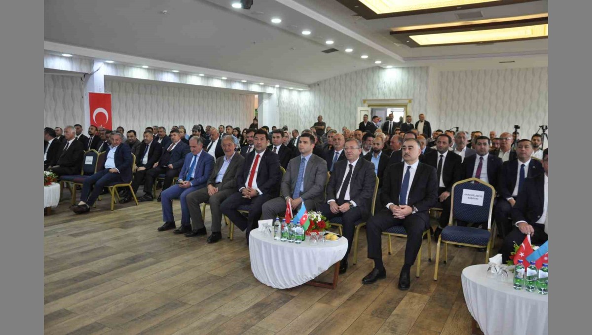Türkiye-Azerbaycan iş adamları Kars'ta buluştu