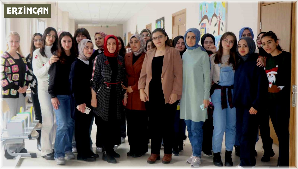 Türkiye'de çok fazla eşi bulunmayan bu sınıfta minik öğrencilere masal anlatılıyor