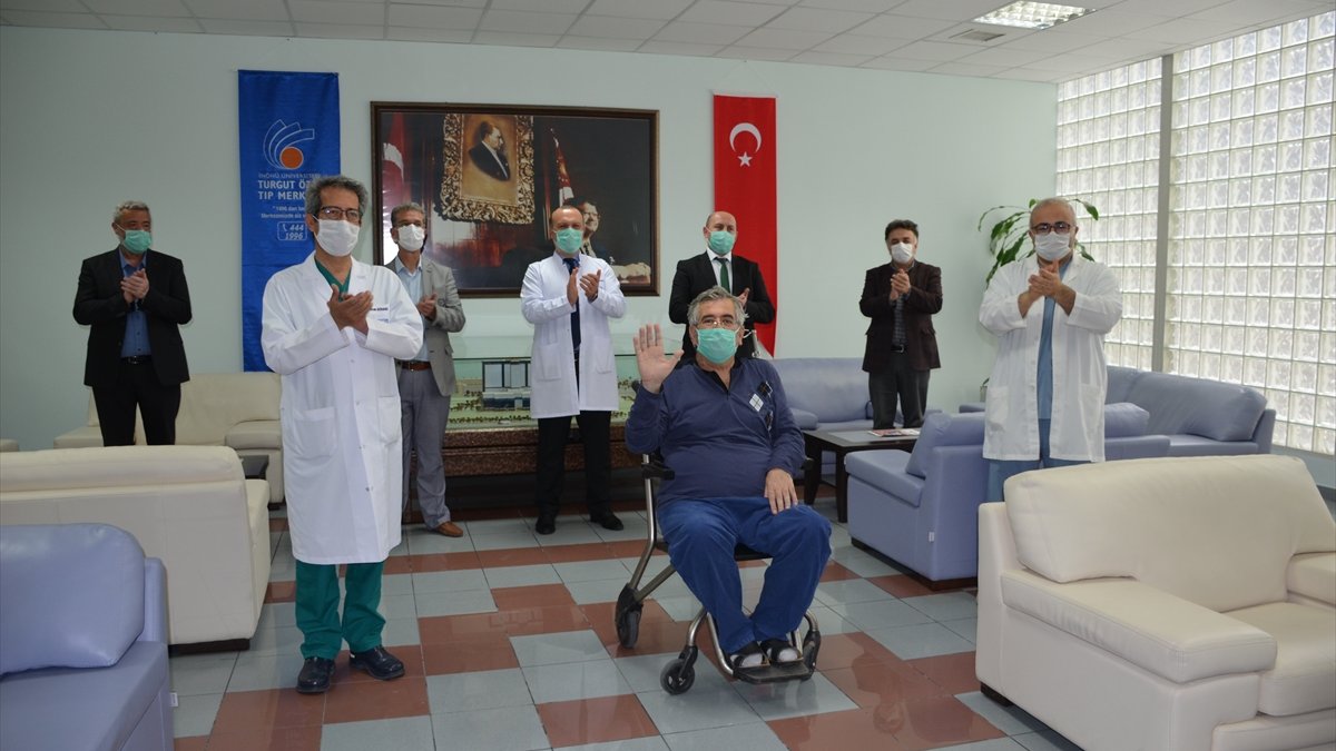 Türkiye'de ilk plazma tedavisi uygulanan hasta taburcu edildi